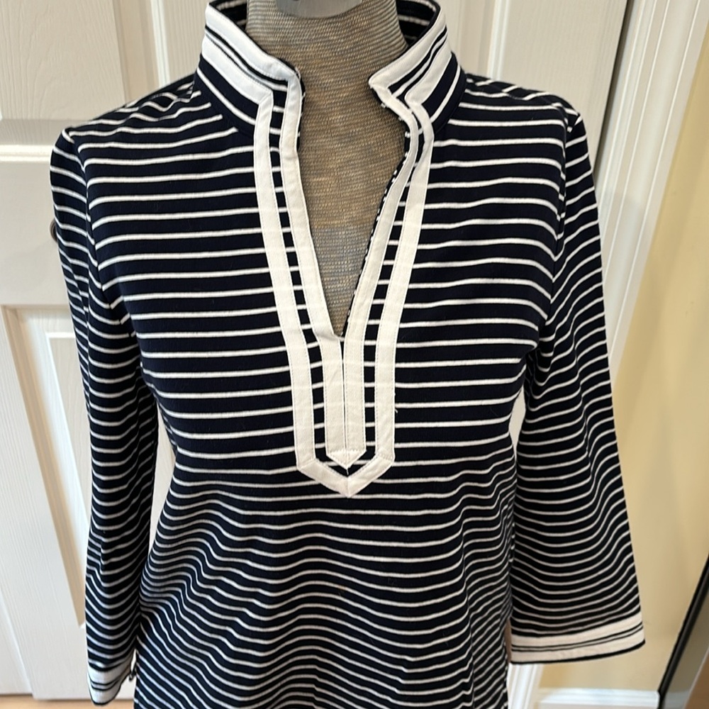 Talbots black and white stripe  v-neck 3/4 sleeve tunic top